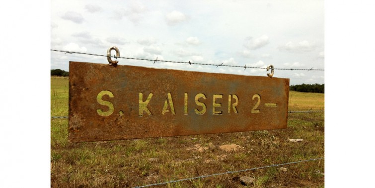 2bar Kaiser sign